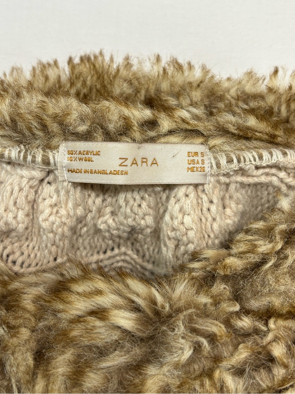 Zara Cream Cable-Knit Sleeveless Sweater Vest with Brown Faux-Fur Cowl Small 468 - Picture 4 of 6